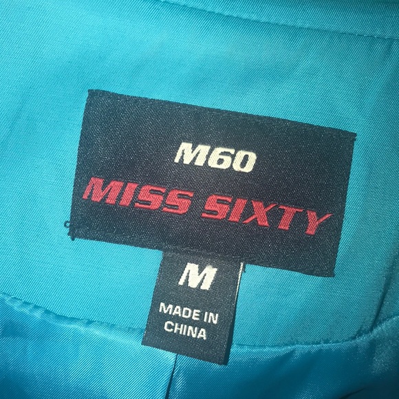 A pretty rain coat! Perfect for spring! - Picture 3 of 3